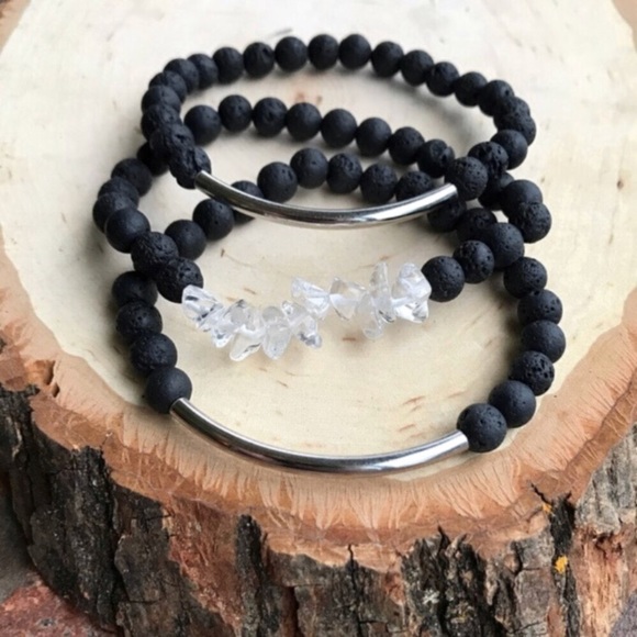 Crystal quartz bracelets . Genuine crystal quartz chips & black lava rock beads - Picture 4 of 9